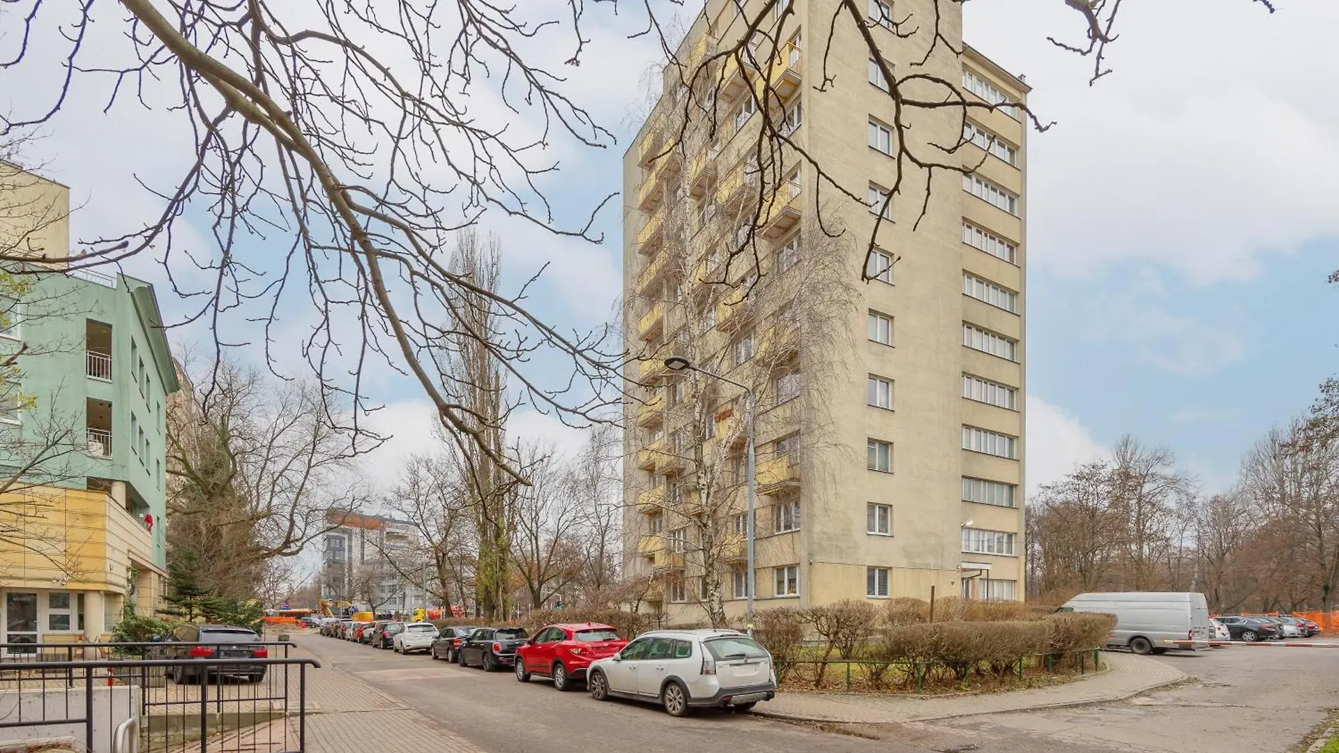 Belwederska Apartment With Balcony Next To Promenade Park By Noclegi Renters Warsaw