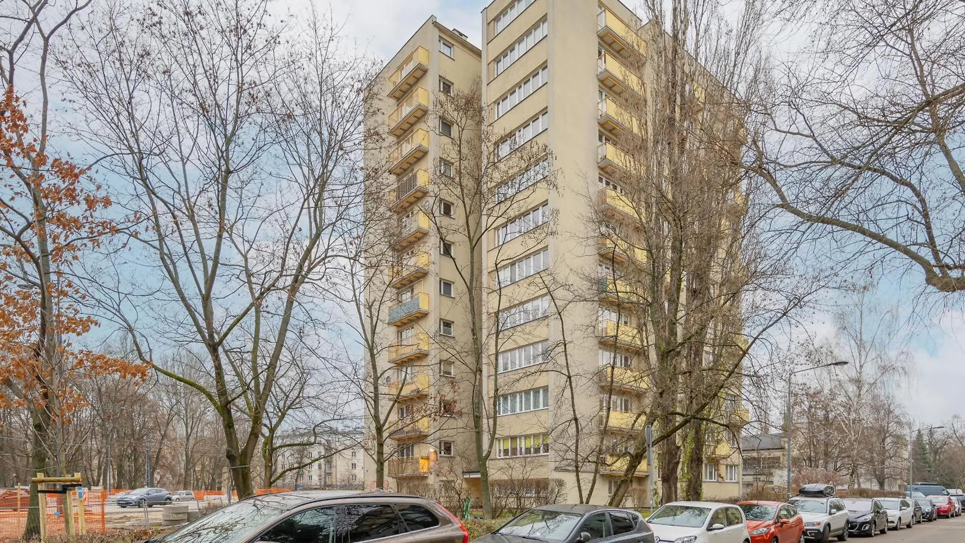 Belwederska Apartment With Balcony Next To Promenade Park By Noclegi Renters Warsaw Poland