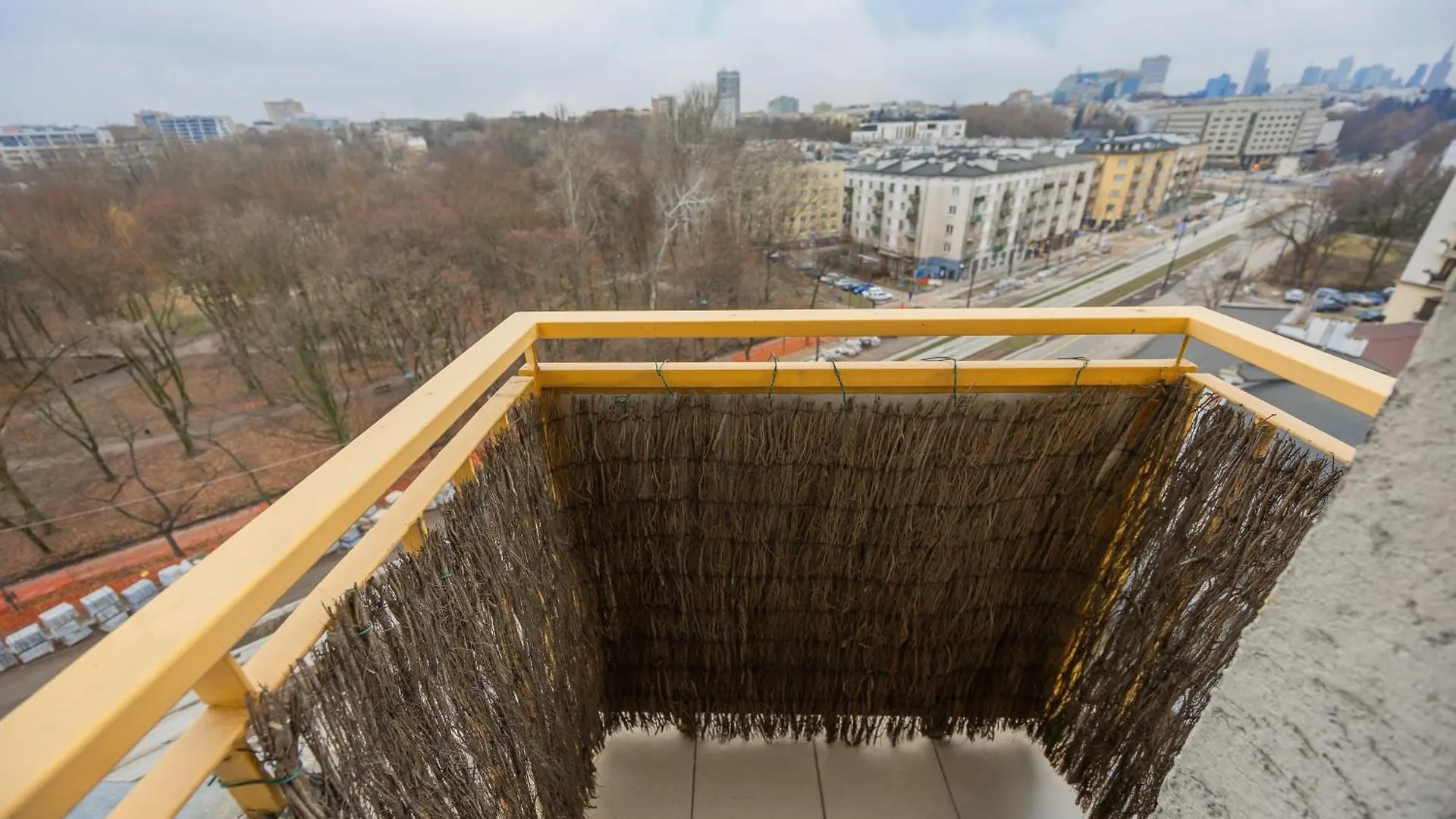 Belwederska Apartment With Balcony Next To Promenade Park By Noclegi Renters Warsaw