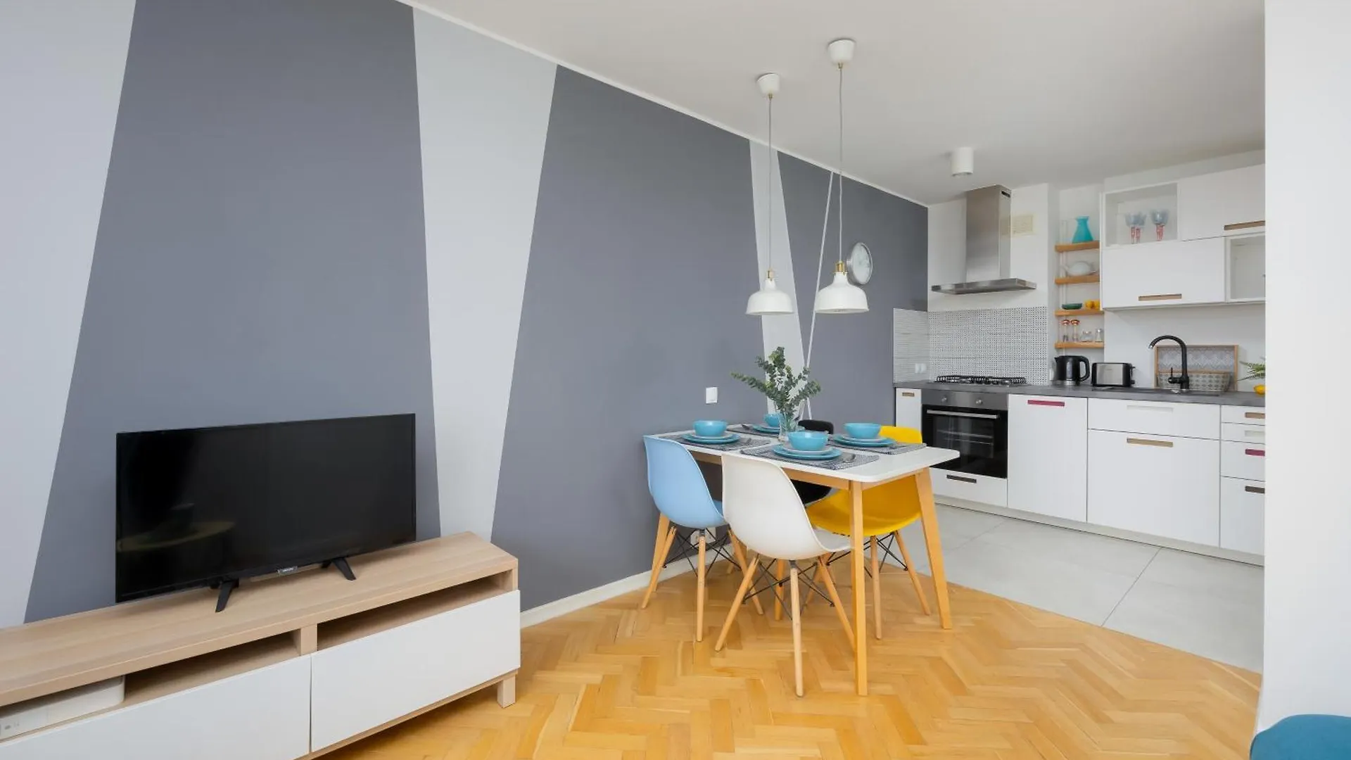 Belwederska Apartment With Balcony Next To Promenade Park By Noclegi Renters Warsaw