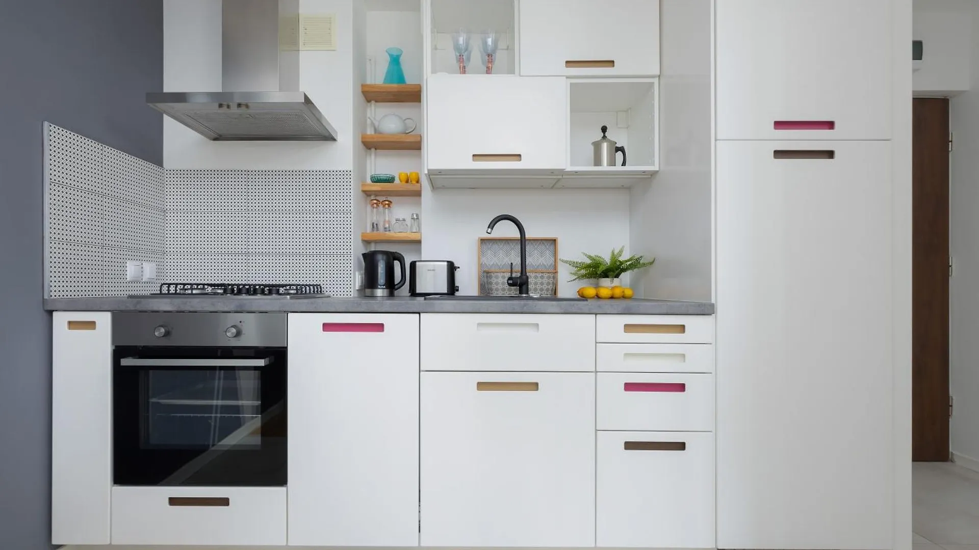Belwederska Apartment With Balcony Next To Promenade Park By Noclegi Renters Warsaw