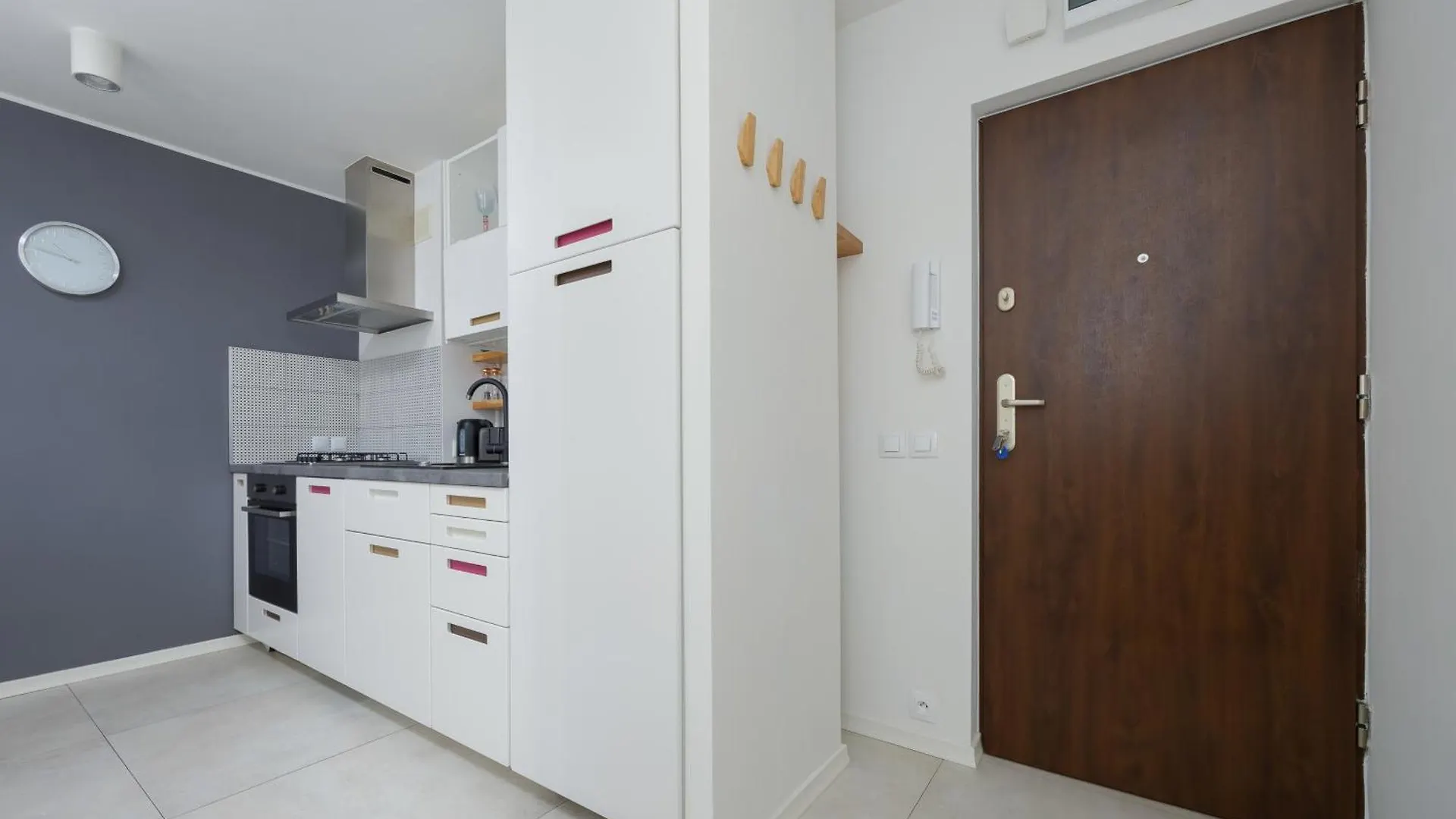 Belwederska Apartment With Balcony Next To Promenade Park By Noclegi Renters Warsaw