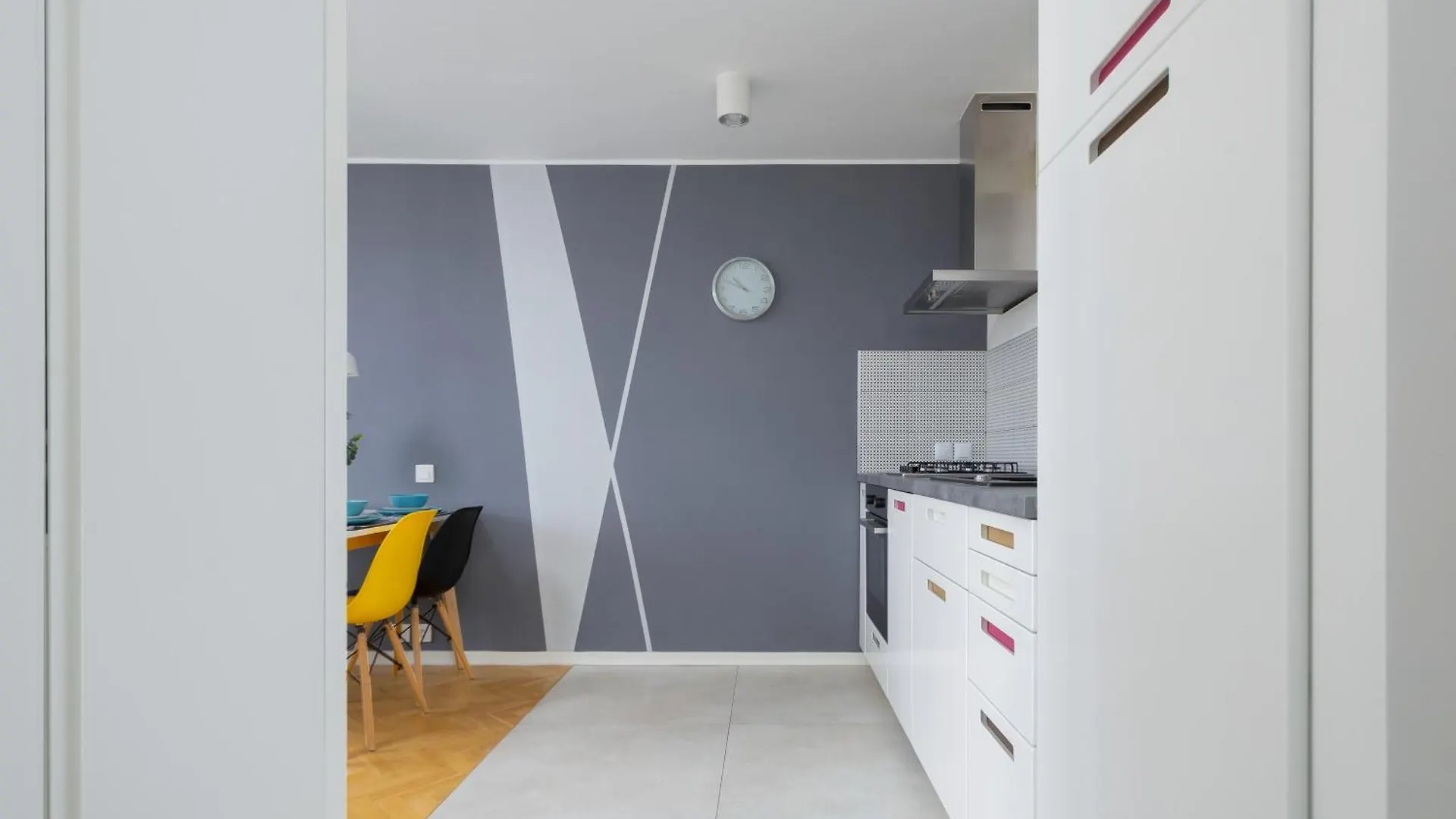 Belwederska Apartment With Balcony Next To Promenade Park By Noclegi Renters Warsaw 0*,  Poland
